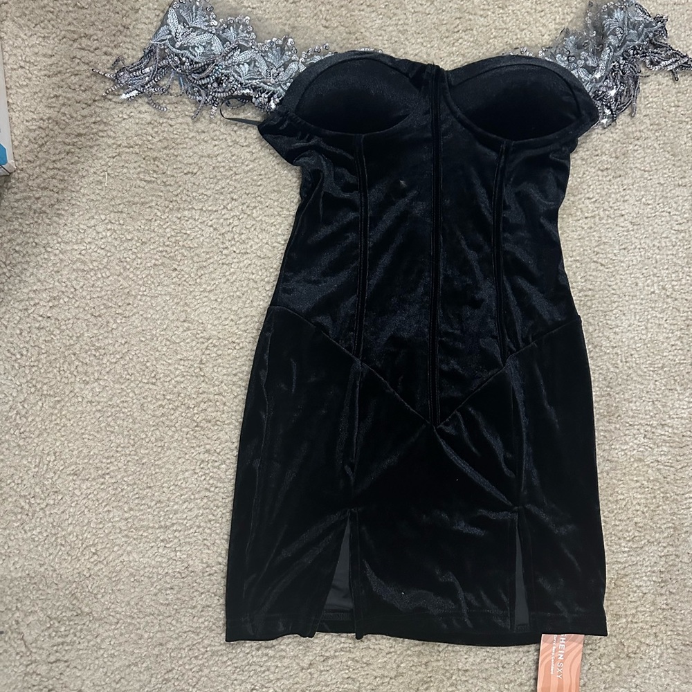 Size small
